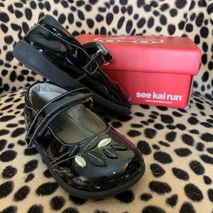 Patent Mary Janes by See Kai Run girls sz 8 black